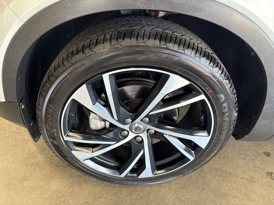 Used 2019 Volvo XC40 T5 R-Design AWD/4WD image 29
