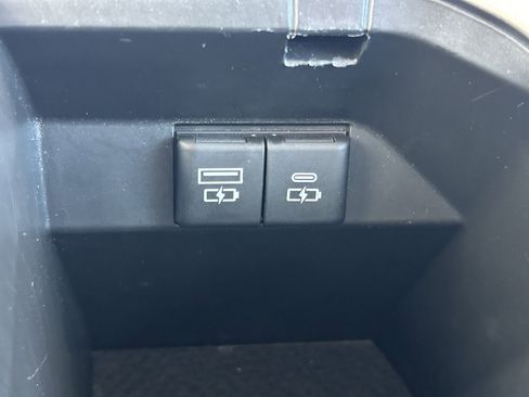 Certified 2023 Toyota Camry SE FWD image 30
