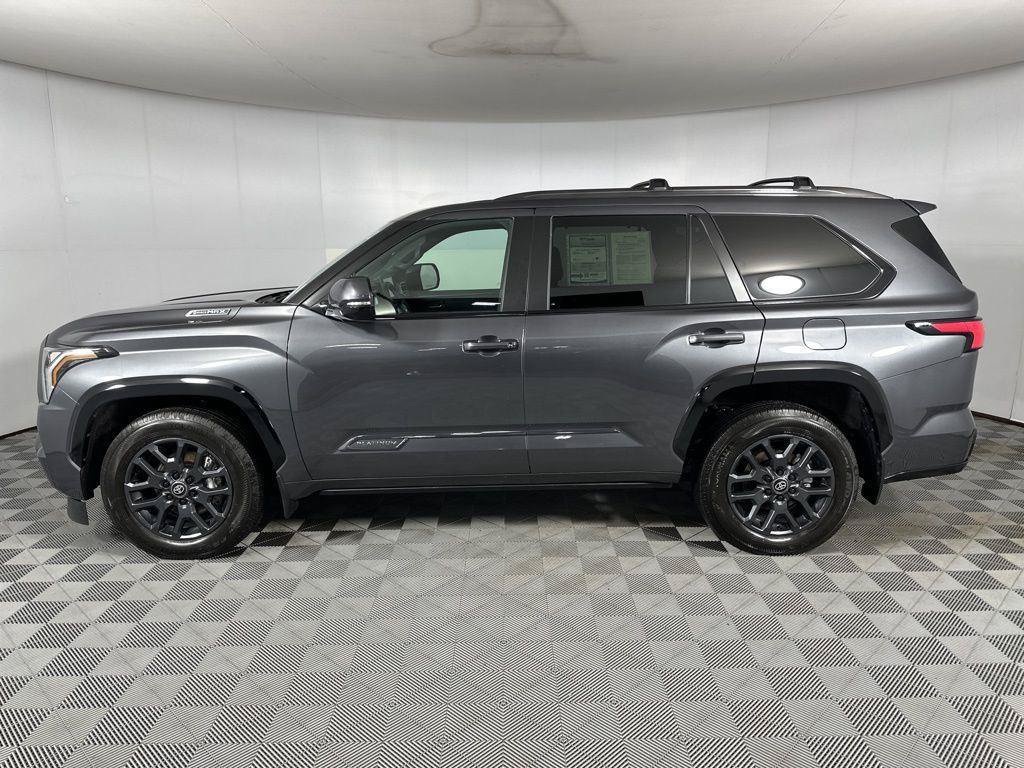 Used 2026 Toyota Sequoia Platinum AWD/4WD image 4