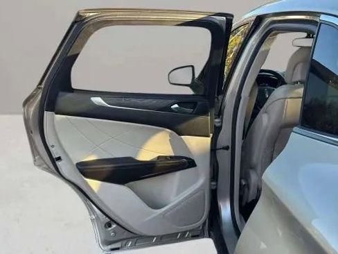 Used 2017 Lincoln MKC Reserve image 28