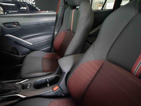 Used 2025 Toyota Corolla Cross AWD Hybrid w/ Moonroof Package image 10