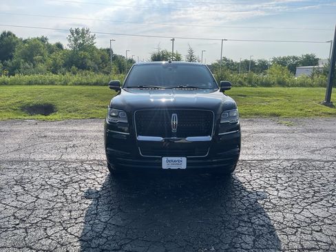 Used 2024 Lincoln Navigator L Reserve w/ Equipment Group 201A AWD/4WD image 9