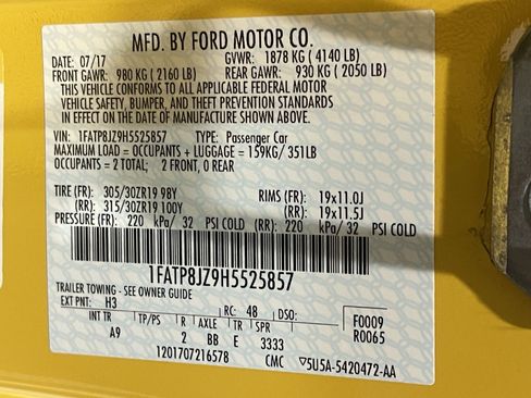 Used 2017 Ford Mustang Shelby GT350R w/ GT350R Equipment Group 920A RWD image 24