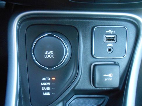 Used 2020 Jeep Compass Sport AWD/4WD image 13