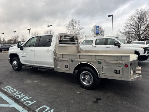 Used 2024 Chevrolet Silverado 3500 LT w/ Convenience Package image 6