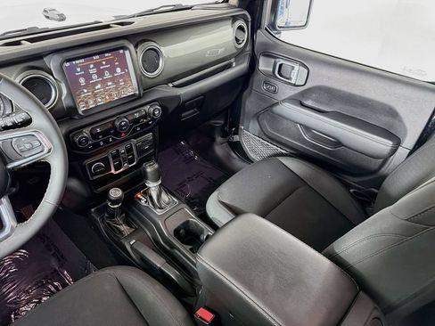 Used 2023 Jeep Wrangler Unlimited Sahara AWD/4WD image 23