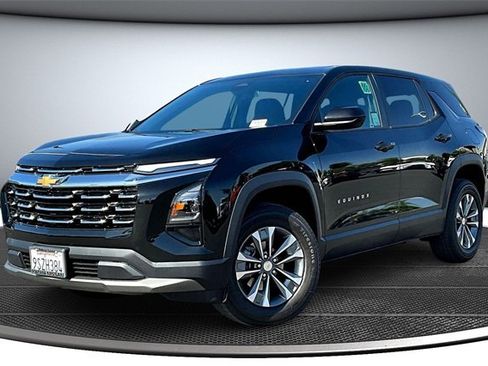 Used 2025 Chevrolet Equinox LT image 3