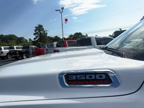 Used 2025 RAM 3500 Tradesman w/ Chrome Appearance Group AWD/4WD image 13