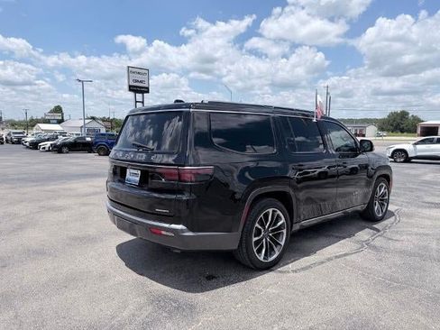 Used 2022 Jeep Wagoneer Series III w/ Premium Group I AWD/4WD image 5