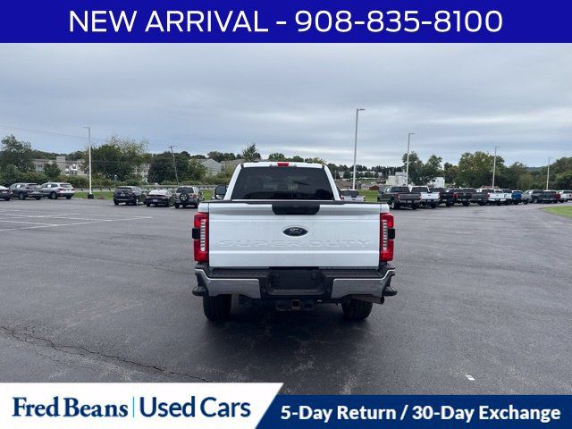 Used 2023 Ford F350 Lariat AWD/4WD image 7