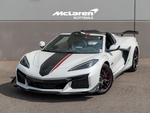 Used 2023 Chevrolet Corvette Z06 w/ Z07 Performance Package RWD image 1