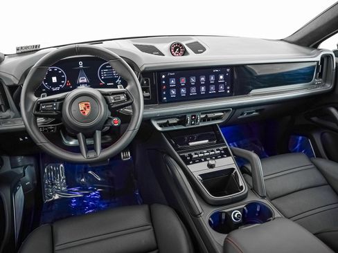 Certified 2025 Porsche Cayenne Turbo GT AWD/4WD image 19