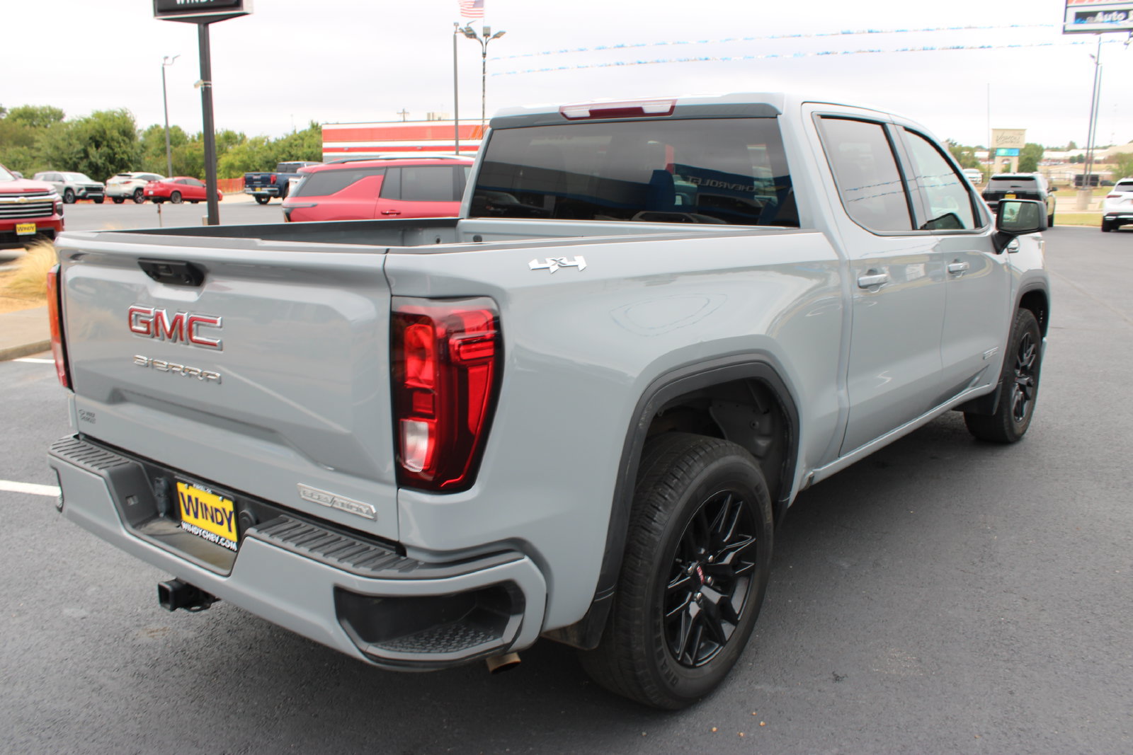 Used 2024 GMC Sierra 1500 Elevation AWD/4WD image 8