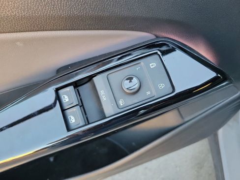 Used 2021 Volkswagen ID.4 Pro image 20