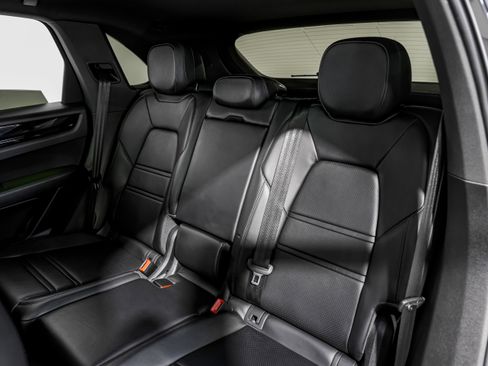 Used 2022 Porsche Cayenne S image 32