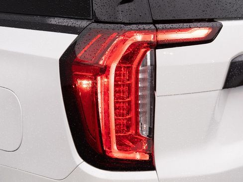 Used 2023 GMC Yukon XL Denali Ultimate image 30