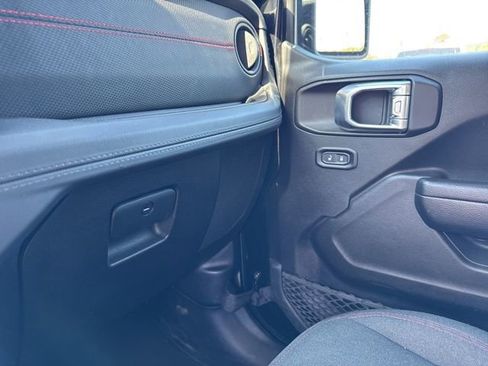 Used 2024 Jeep Wrangler Unlimited Rubicon AWD/4WD image 42