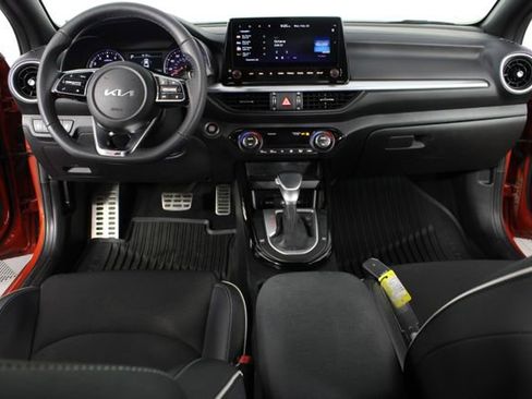 Used 2024 Kia Forte GT-Line image 10