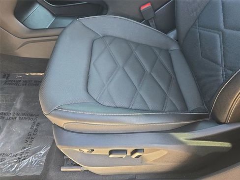 Used 2025 Volkswagen Atlas SE FWD image 17