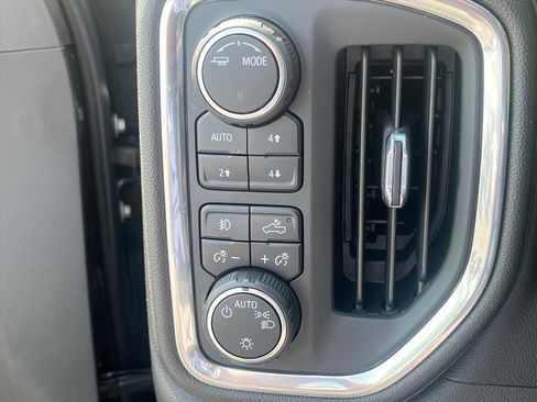 Used 2021 Chevrolet Silverado 1500 RST AWD/4WD image 23