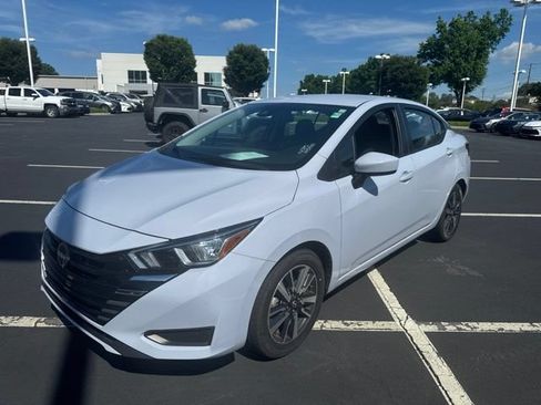 Used 2024 Nissan Versa SV FWD image 9