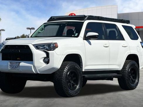 Used 2014 Toyota 4Runner SR5 image 9