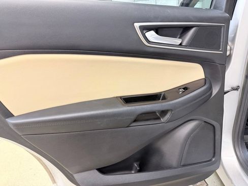 Used 2017 Ford Edge SEL w/ Equipment Group 201A AWD/4WD image 16