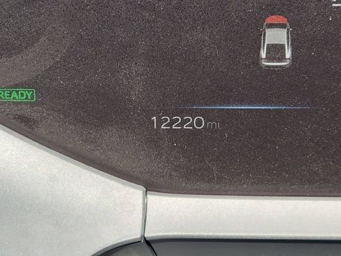 Used 2024 Toyota Prius XLE FWD image 10