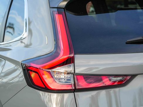 Used 2025 Honda CR-V LX image 11