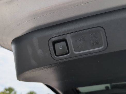 Certified 2024 Ford Expedition XLT RWD image 14