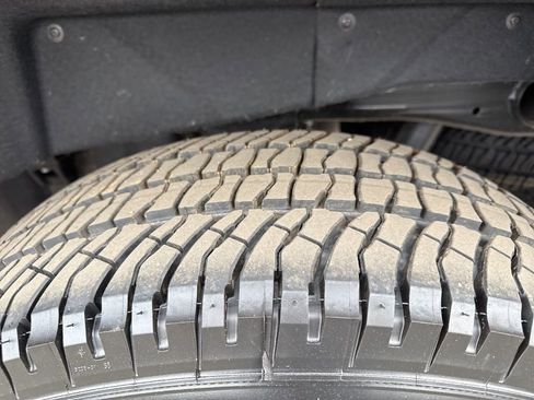 Used 2025 GMC Sierra 2500 SLT w/ LPO, GMC Protection Package image 35