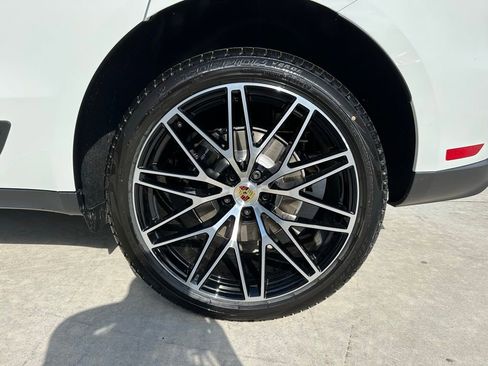 Used 2026 Porsche Macan image 44