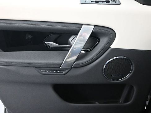 Used 2025 Land Rover Discovery Sport S image 11