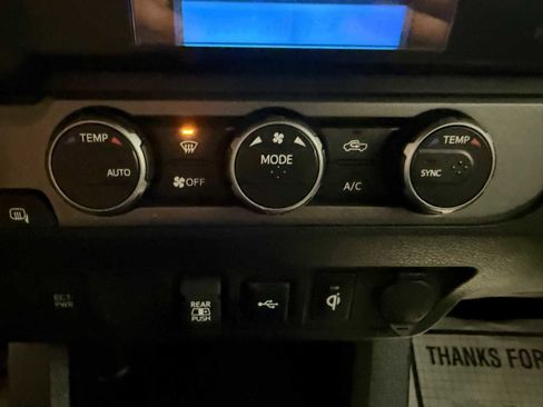 Certified 2023 Toyota Tacoma TRD Off-Road AWD/4WD image 33