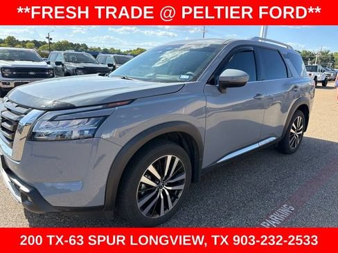Used 2024 Nissan Pathfinder Platinum FWD image 3