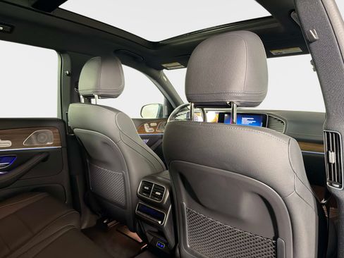 Used 2025 Mercedes-Benz GLS 450 4MATIC w/ AMG Line Exterior image 28