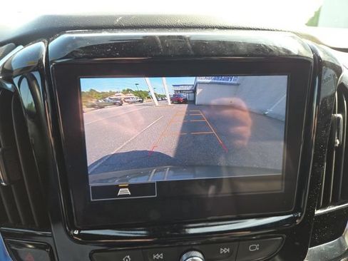 Used 2023 Chevrolet Traverse LT AWD/4WD image 12