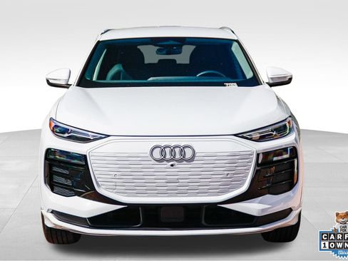 Certified 2025 Audi Q6 e-tron Premium w/ Convenience Package image 2