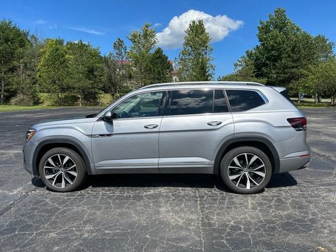 Used 2024 Volkswagen Atlas SEL Premium R-Line AWD/4WD image 4