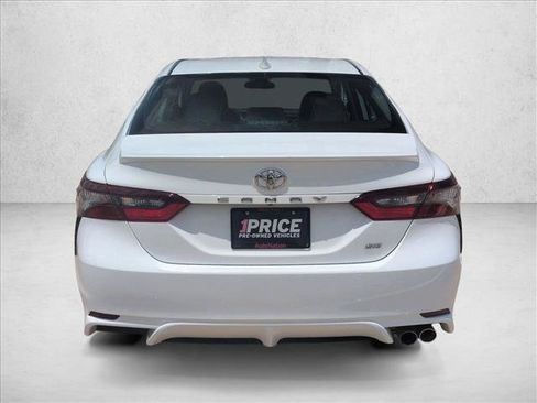 Used 2022 Toyota Camry SE FWD image 7