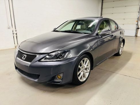 Used 2013 Lexus IS 250 w/ Premium Pkg Value Edition RWD image 2