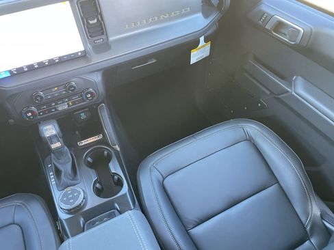 New 2025 Ford Bronco Badlands w/ Sasquatch Package image 29