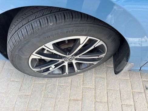 Used 2025 Volkswagen Jetta Sport FWD image 2