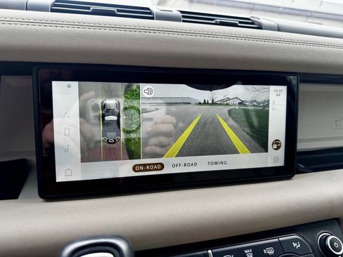 Used 2020 Land Rover Defender 110 SE image 25