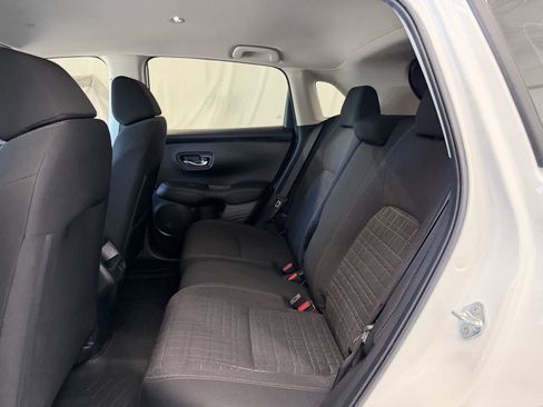 Used 2023 Honda HR-V LX image 11