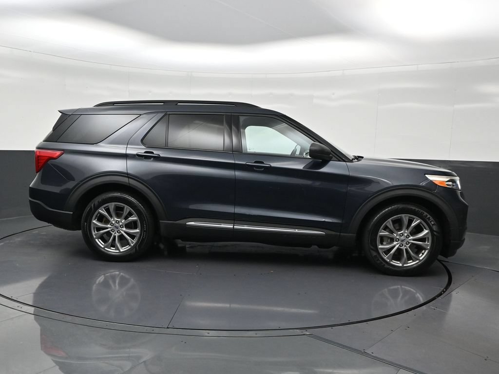 Used 2022 Ford Explorer XLT w/ Equipment Group 202A RWD image 7