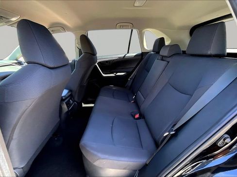 Used 2022 Toyota RAV4 LE AWD/4WD image 23