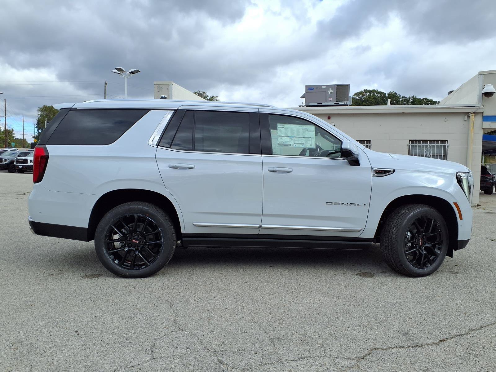 New 2026 GMC Yukon Denali w/ Sun & Power Step Package AWD/4WD image 27