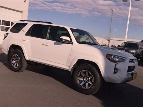 Used 2024 Toyota 4Runner TRD Off-Road image 3