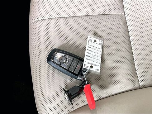 Used 2022 Lincoln Corsair FWD w/ Equipment Group 101A image 10